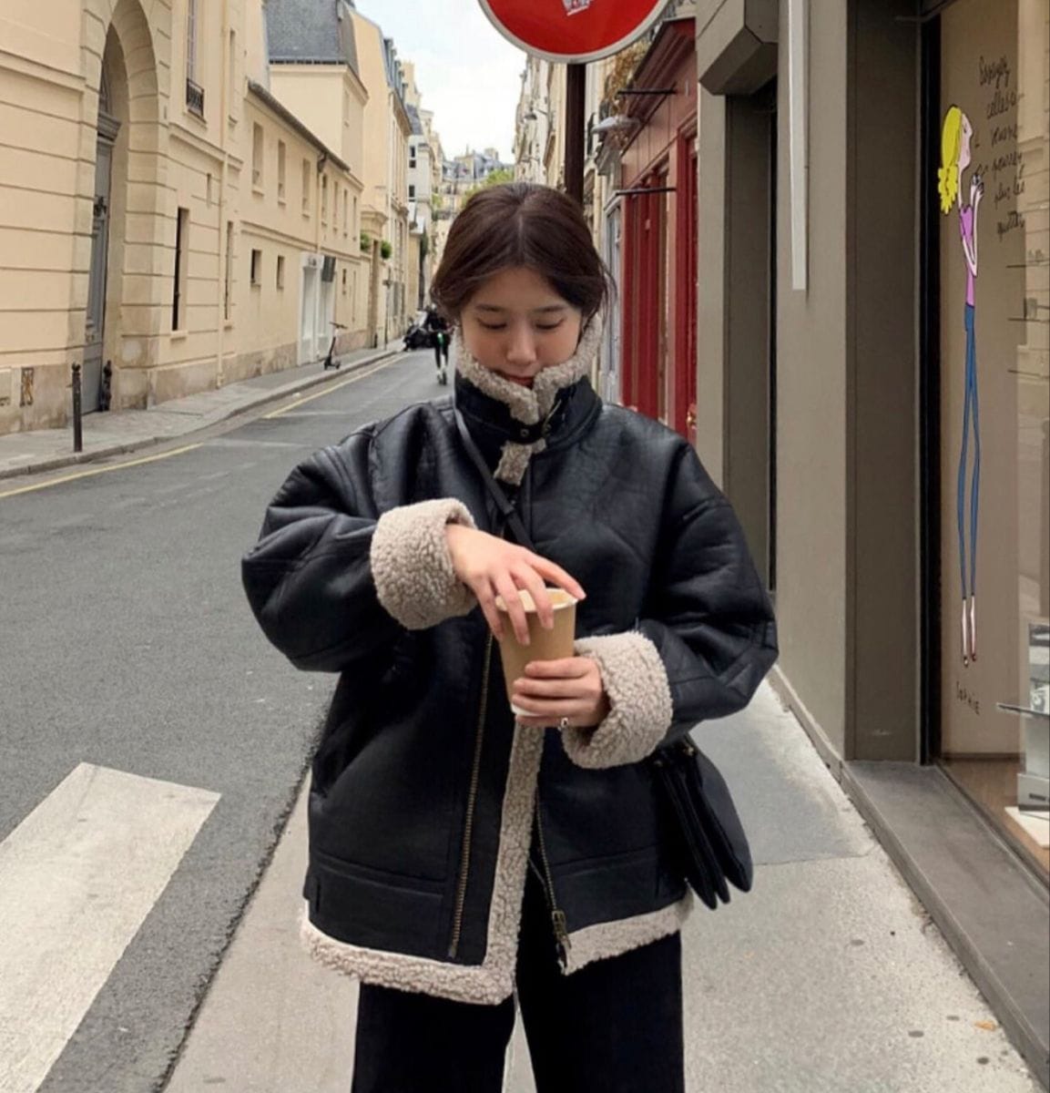 Review Áo Da PU Nữ - Có Đáng Mua Không? Ưu Nhược Điểm 9 Khi Nào Không Nên Mua Áo Da PU Nữ