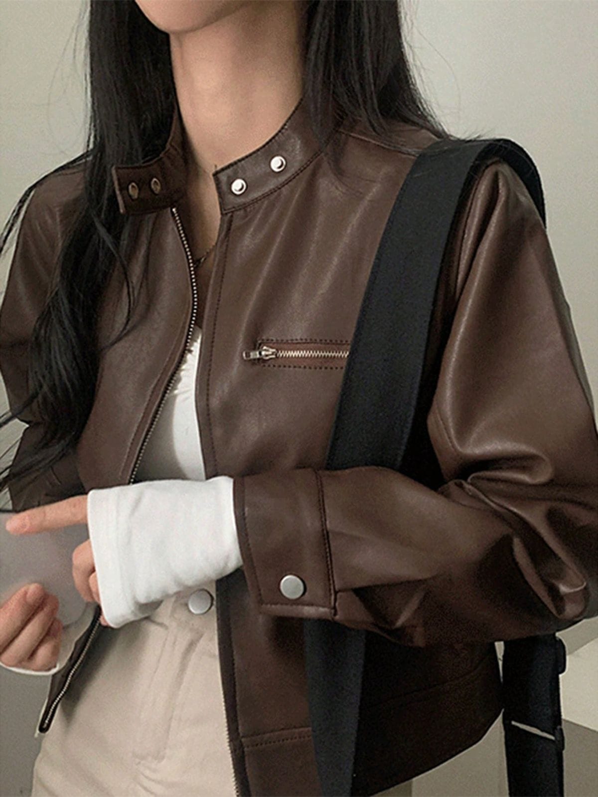 Làm Thế Nào Để Giặt Áo Da Không Bị Hỏng? 8 Các Bước Chuẩn Bị Trước Khi Giặt Áo Da