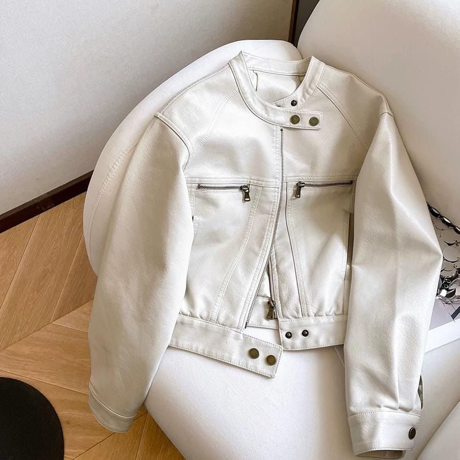Xu Hướng Áo Da Nữ 2025 - Màu Sắc & Kiểu Dáng Hot 15 Trắng Kem – Tươi Sáng Và Trẻ Trung
