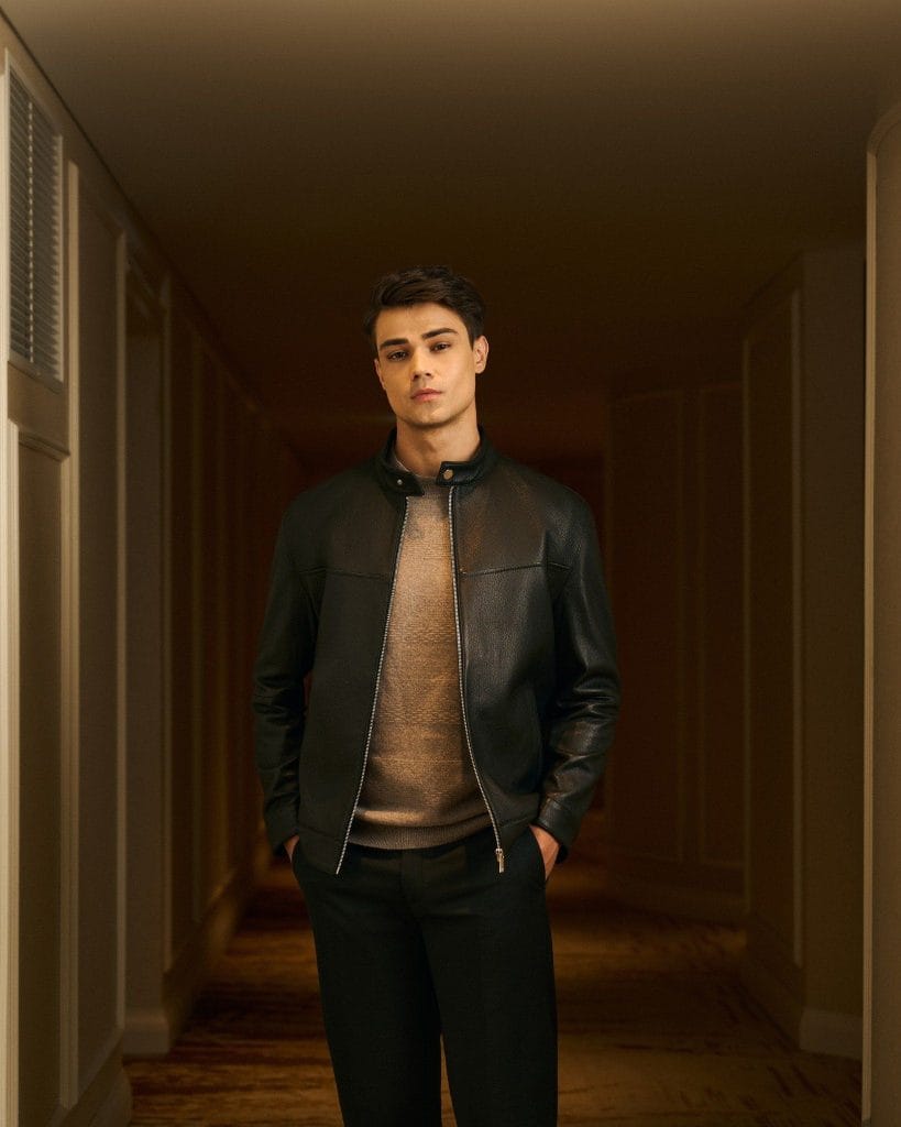 Áo Da Nam Cổ Trụ - Phong Cách Lịch Lãm & Nam Tính 7 Đặc Điểm Nổi Bật Của Áo Da Nam Cổ Trụ