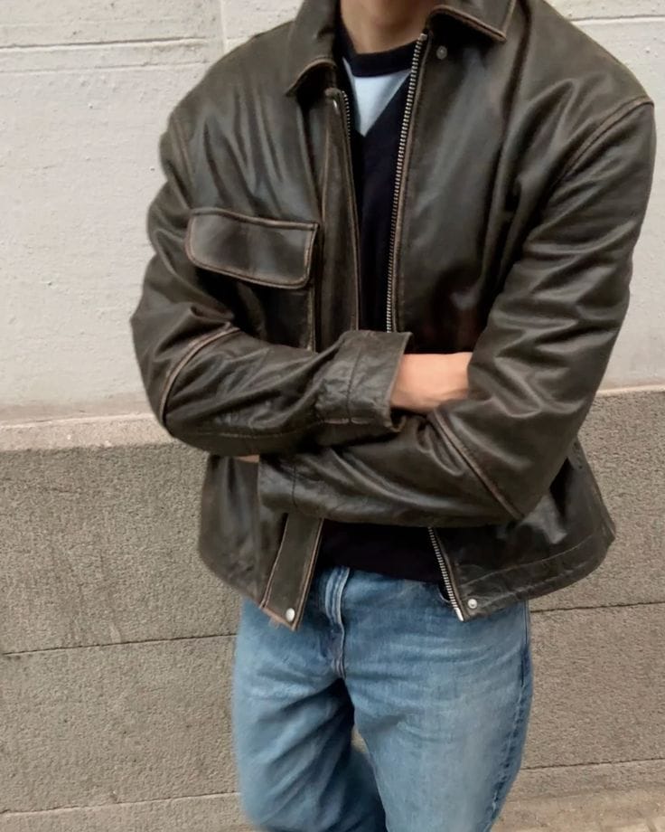 Tại Sao Cần Bảo Quản Áo Da Nam Đúng Cách