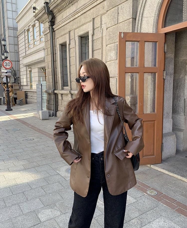 Vest Da Nữ Công Sở - Lựa Chọn Hoàn Hảo Cho Nữ Doanh Nhân 11 Tần Suất Giặt Và Chăm Sóc Vest Da Nữ