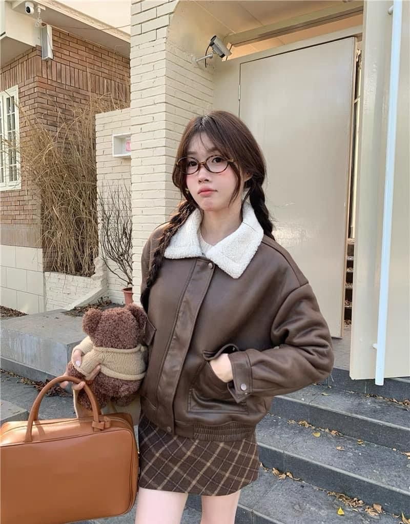 Xu Hướng Áo Da Nữ 2025 - Màu Sắc & Kiểu Dáng Hot 10 Vì Sao Áo Da Nữ Là Lựa Chọn Hàng Đầu Trong Xu Hướng 2025